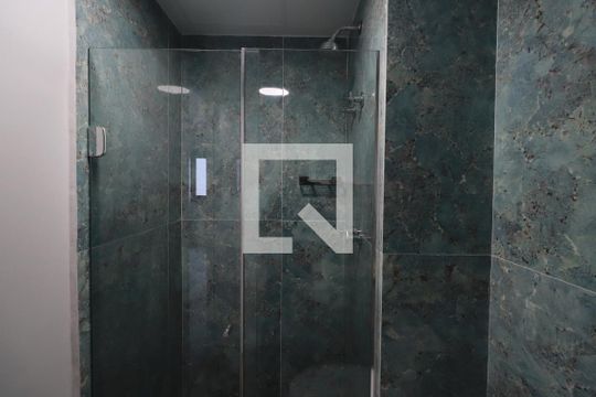 Banheiro de kitnet/studio para alugar com 1 quarto, 27m² em Vila Matilde, São Paulo