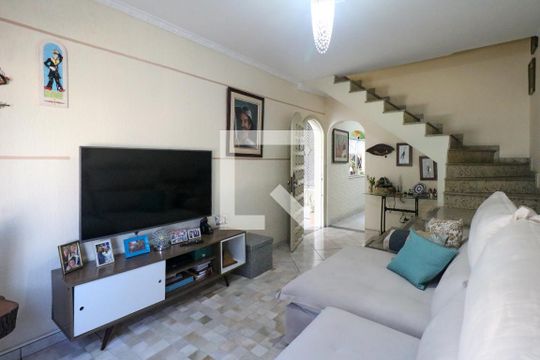 Sala de casa à venda com 2 quartos, 177m² em Nova Gerti, São Caetano do Sul