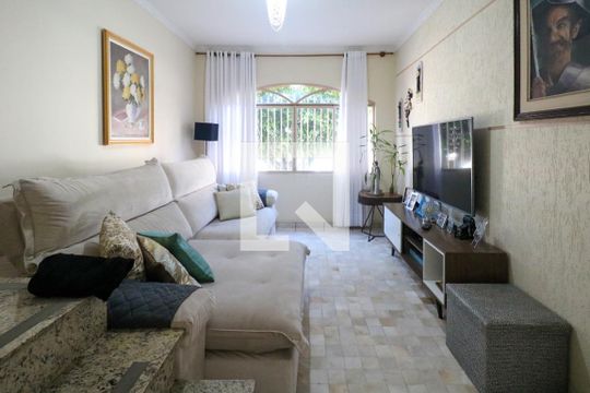 Sala de casa à venda com 2 quartos, 177m² em Nova Gerti, São Caetano do Sul