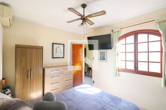 Suíte de casa à venda com 2 quartos, 177m² em Nova Gerti, São Caetano do Sul