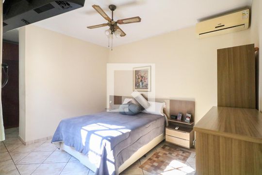 Suíte de casa à venda com 2 quartos, 177m² em Nova Gerti, São Caetano do Sul