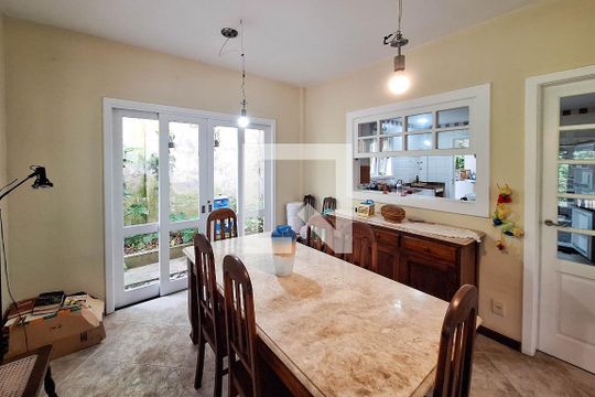 Sala 2 de casa de condomínio à venda com 5 quartos, 236m² em Matapaca, Niterói