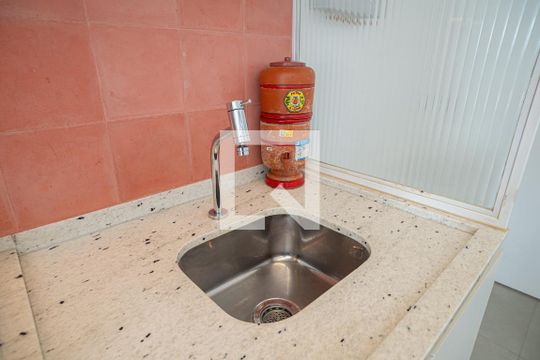 Cozinha de kitnet/studio à venda com 1 quarto, 27m² em Consolação, São Paulo