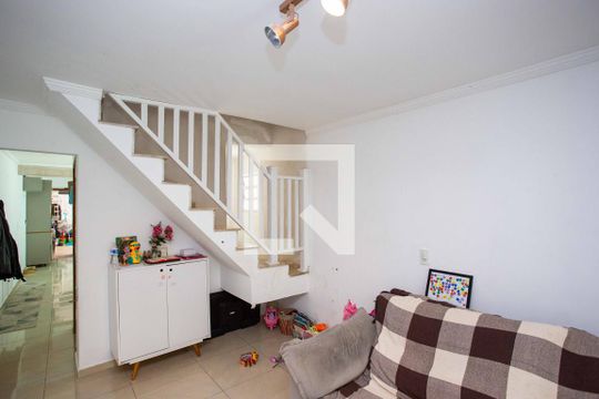 Sala de TV de casa à venda com 4 quartos, 125m² em Centro, Diadema