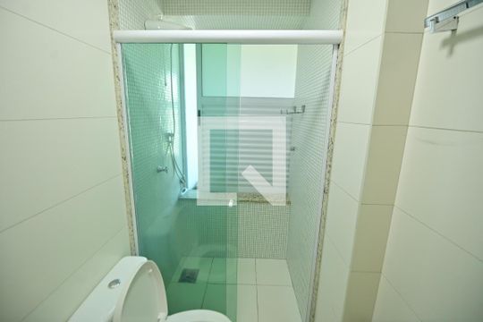 Banheiro da Suíte de apartamento para alugar com 1 quarto, 46m² em Setor Bueno, Goiânia