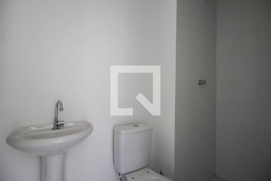 Banheiro  de apartamento à venda com 2 quartos, 33m² em Parque Novo Mundo, São Paulo