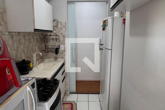 Cozinha de apartamento à venda com 2 quartos, 54m² em Jardim das Bandeiras, Campinas