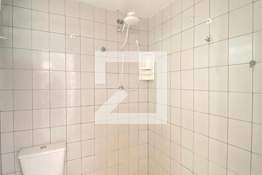 Banheiro de kitnet/studio à venda com 1 quarto, 25m² em Centro, Guarulhos