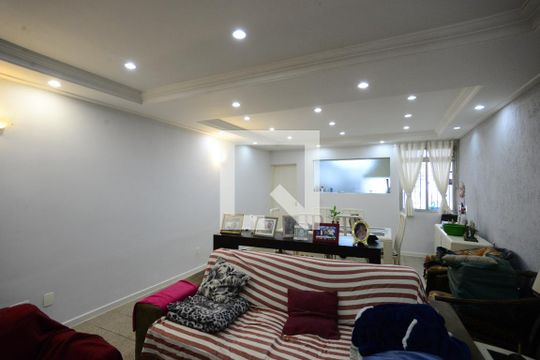 Sala de casa à venda com 4 quartos, 170m² em Cambuci, São Paulo