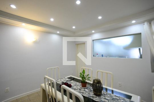 Sala de casa à venda com 4 quartos, 170m² em Cambuci, São Paulo