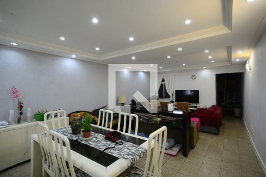 Sala de casa à venda com 4 quartos, 170m² em Cambuci, São Paulo