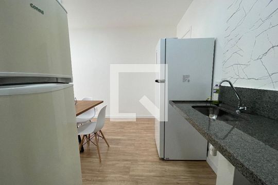 Cozinha de kitnet/studio para alugar com 1 quarto, 32m² em Butantã, São Paulo