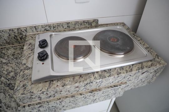 Cozinha de kitnet/studio para alugar com 1 quarto, 60m² em Setor Bueno, Goiânia