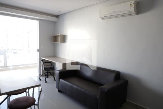 Sala de kitnet/studio para alugar com 1 quarto, 60m² em Setor Bueno, Goiânia