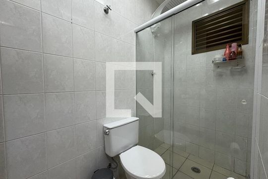 Banheiro de apartamento à venda com 3 quartos, 105m² em Vila Valparaíso, Santo André