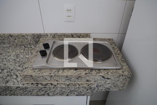 Cozinha de apartamento para alugar com 1 quarto, 60m² em Setor Bueno, Goiânia