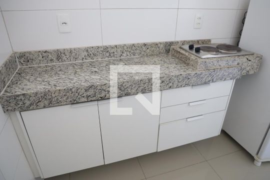 Cozinha de apartamento para alugar com 1 quarto, 60m² em Setor Bueno, Goiânia