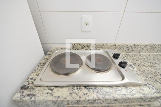 Cozinha de kitnet/studio para alugar com 1 quarto, 60m² em Setor Bueno, Goiânia
