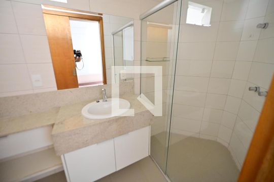 Banheiro de kitnet/studio para alugar com 1 quarto, 60m² em Setor Bueno, Goiânia