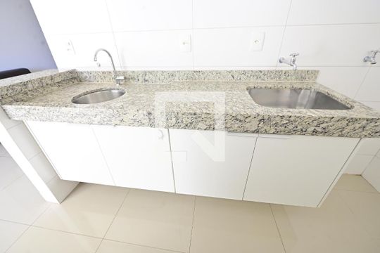 Cozinha de kitnet/studio para alugar com 1 quarto, 60m² em Setor Bueno, Goiânia