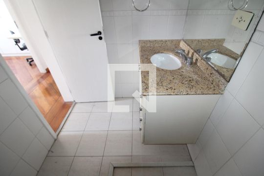 Banheiro de apartamento à venda com 3 quartos, 60m² em Jardim das Laranjeiras, São Paulo