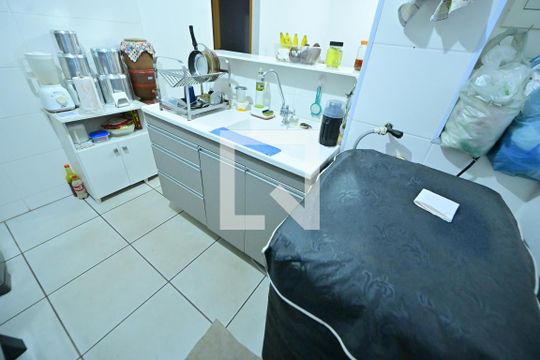 Cozinha de apartamento para alugar com 2 quartos, 48m² em Setor Perim, Goiânia