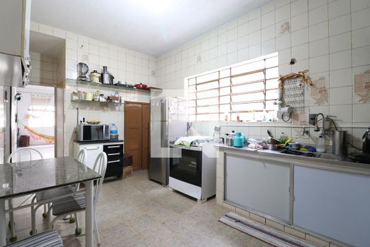 Cozinha de casa à venda com 3 quartos, 135m² em Alto de Pinheiros, São Paulo