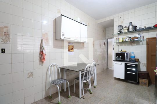 Cozinha de casa à venda com 3 quartos, 135m² em Alto de Pinheiros, São Paulo