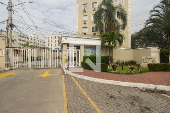 Fachada do condomínio de apartamento para alugar com 2 quartos, 45m² em Campo Grande, Rio de Janeiro