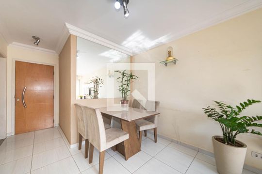 Sala de apartamento à venda com 2 quartos, 64m² em Vila Babilonia, São Paulo