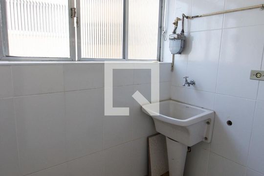 Área de Serviço de apartamento para alugar com 2 quartos, 56m² em Parque Santos Dumont, Taboão da Serra