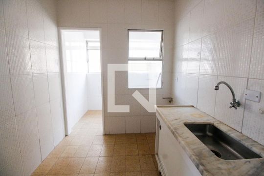 Cozinha de apartamento para alugar com 2 quartos, 56m² em Parque Santos Dumont, Taboão da Serra