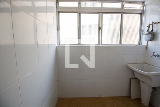 Área de Serviço de apartamento para alugar com 2 quartos, 56m² em Parque Santos Dumont, Taboão da Serra