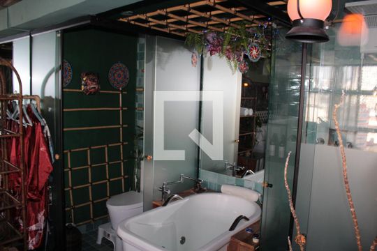 Banheiro Social de kitnet/studio à venda com 1 quarto, 37m² em Centro Histórico de São Paulo, São Paulo