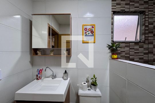 Banheiro de apartamento para alugar com 2 quartos, 55m² em Campina, São Leopoldo