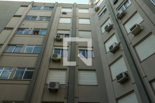 Fachada de apartamento para alugar com 1 quarto, 43m² em Jardim Lindóia, Porto Alegre