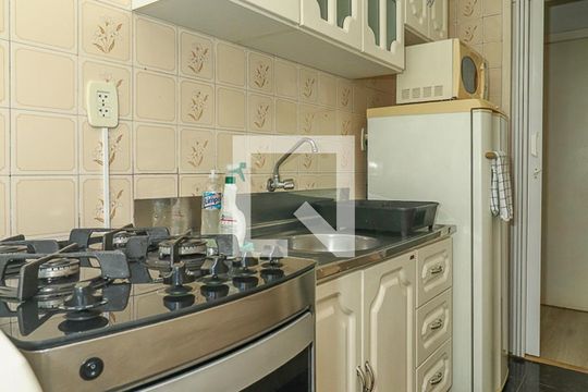 Cozinha e Área de Serviço de apartamento para alugar com 1 quarto, 43m² em Jardim Lindóia, Porto Alegre