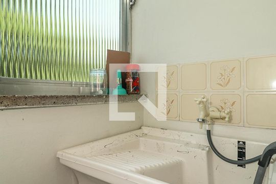 Cozinha e Área de Serviço de apartamento para alugar com 1 quarto, 43m² em Jardim Lindóia, Porto Alegre
