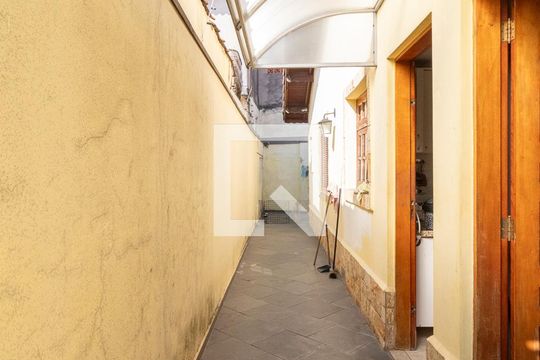 Corredor de casa à venda com 2 quartos, 100m² em Vila Mesquita, São Paulo