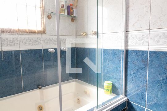 Banheiro da Suíte de casa à venda com 2 quartos, 100m² em Vila Mesquita, São Paulo