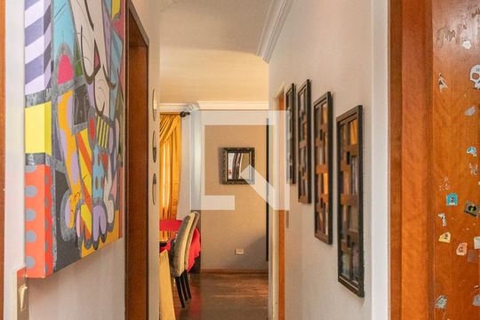 Corredor de casa à venda com 2 quartos, 100m² em Vila Mesquita, São Paulo