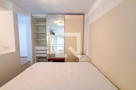 Suíte de apartamento para alugar com 1 quarto, 48m² em Moema, São Paulo