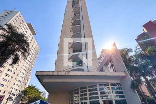 Fachada de apartamento para alugar com 1 quarto, 48m² em Moema, São Paulo