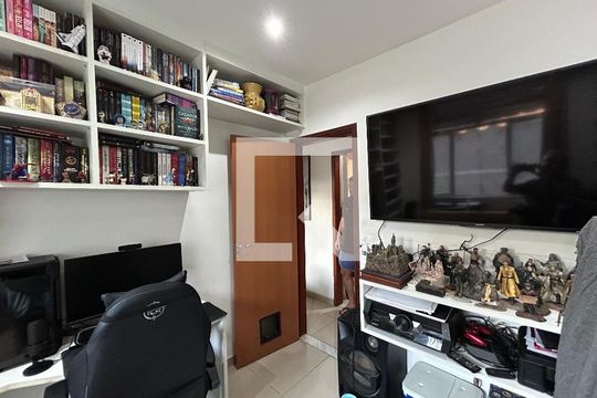 Quarto de apartamento para alugar com 2 quartos, 90m² em Vila Valqueire, Rio de Janeiro