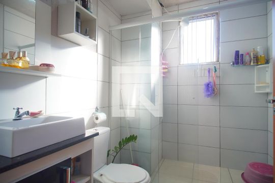 Banheiro de apartamento à venda com 2 quartos, 56m² em Canudos, Novo Hamburgo