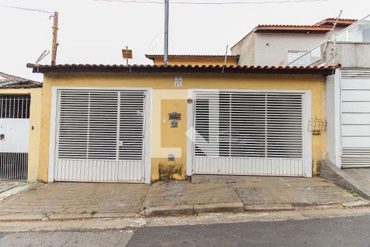 Fachada de casa para alugar com 4 quartos, 245m² em São Miguel, São Paulo