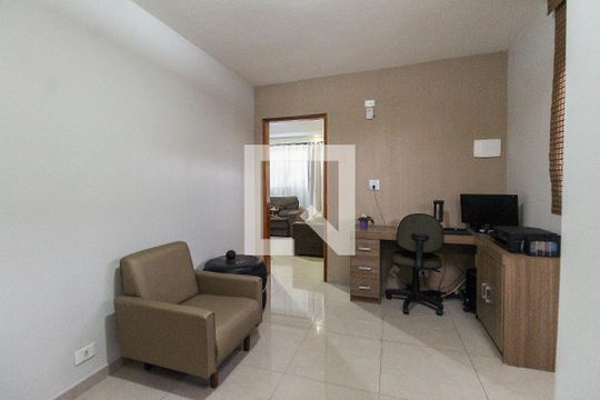 Sala de casa para alugar com 4 quartos, 245m² em São Miguel, São Paulo