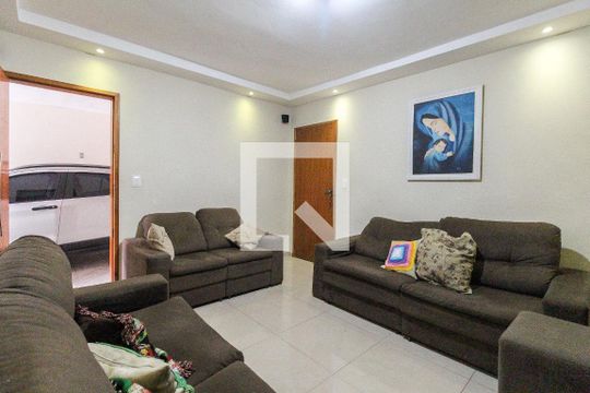 Sala de casa para alugar com 4 quartos, 245m² em São Miguel, São Paulo