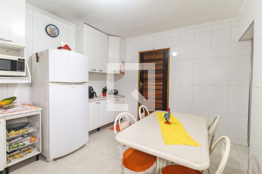 Cozinha de casa para alugar com 4 quartos, 245m² em São Miguel, São Paulo