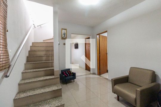 Sala de casa para alugar com 4 quartos, 245m² em São Miguel, São Paulo